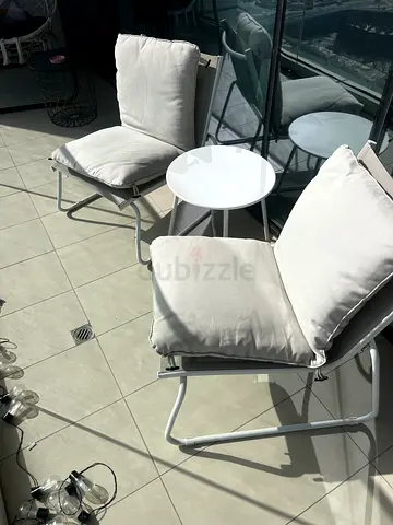 Set of 2 Outdoor Patio Chairs with Cushions and Small Side Table