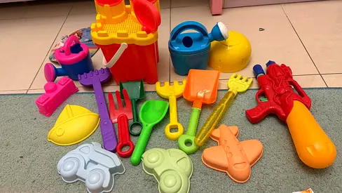Kids Beach Sand Toy Set with Molds, Shovels, Rakes and Watering Can