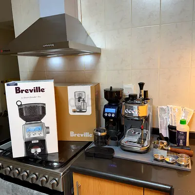 Coffee Machine and Coffee Grinder Breville or Sage