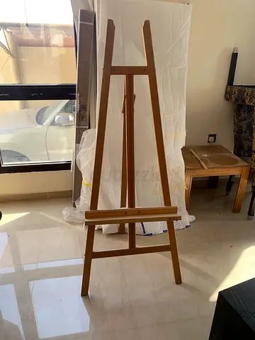 Painting Wooden floor stand
