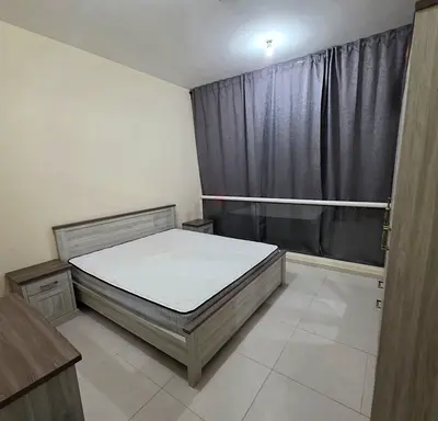 غرفة نوم جدبدة لا يوجد بها أي عيوب استخدام ٤ شهور من هوم بوكس