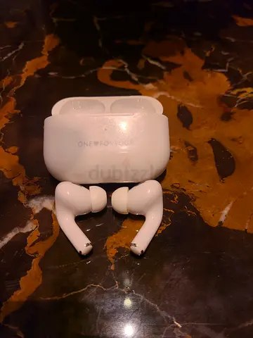 Apple airpods pro [2nd Gen.]  Very good condition,  No scratches. Only serious buyers (Price fix)