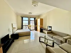 Furnished Studio | Balcony | Lincoln Park Westside Arjan