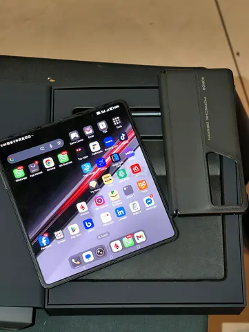 Porsche design honor magic fold