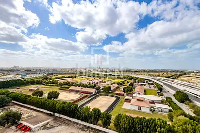 Studio FULL  shared - Damac Hotel Apartments Business Bay