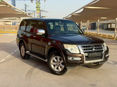 Mitsubishi Pajero GLS MID 2018 GCC Specs - No Accidents - Original paint - 2 Keys