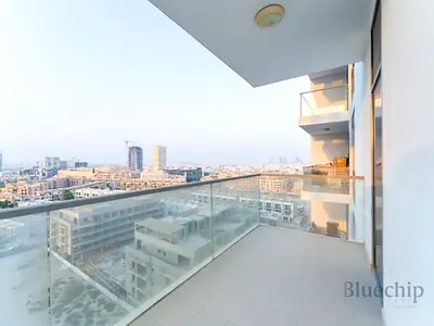 Spacious Layout | Next to Bus Stop | Unfurnished