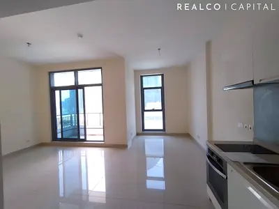 Studio Apartment in Downtown Dubai with Balcony
