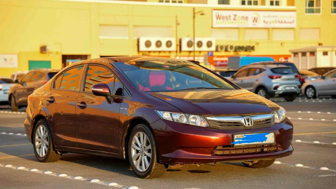 Honda Civic 2012 — photo 1 of 18
