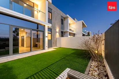 Prime Single Row | Garden and Open View