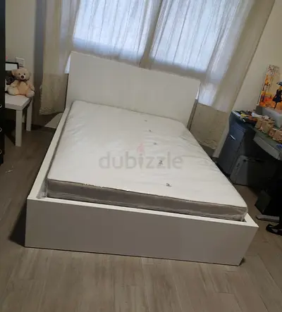 IKEA malam queen‑size bed (160 × 200 cm) with 2 storage drawers underneath and an IKEA mattress ✨