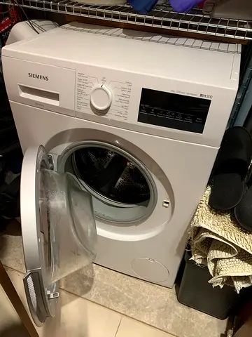 Siemens Front Load Washing Machine - 8kg (Good Working Condition)