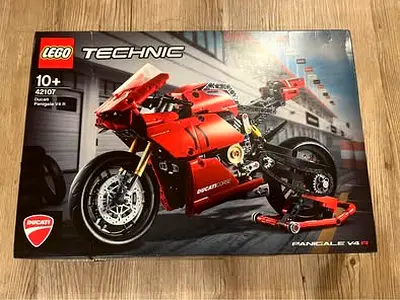 FLASH SALE BRAND NEW LEGO 42107 TECHNIC DUCATI PANIGALE