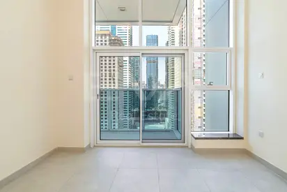 MID FLOOR | UNFURNISHED | READY TO MOVE