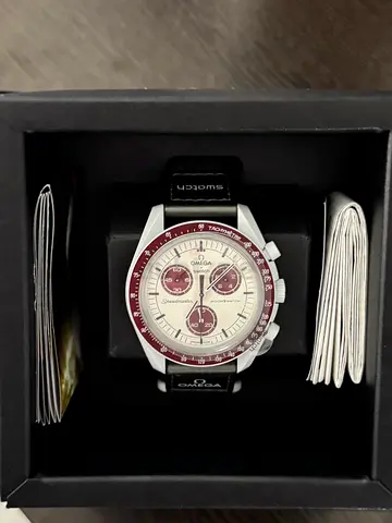 Omega x Swatch Pluto