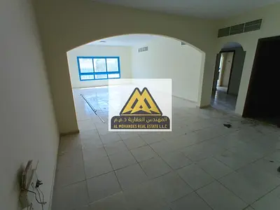 شقة للإيجار السنوي غرفتين ماستر وصالة | غرفة خادمة | تكييف مركزي | خزائن حائط | موقع قريب من كورنيش عجمان | مساحة مميزة بسعر مناسب