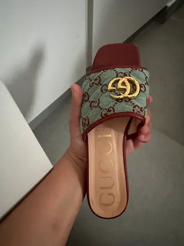 Gucci womens slide sandals - size (please confirm) - good condition
