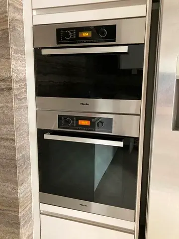 Miele latest model built-in Oven and microwave set 60cm— Stainless Steel, Good Condition