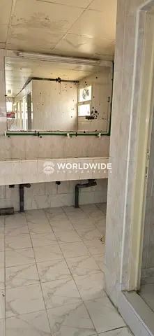 ٨٥ غرفة | جاهزة للسكن | ٢١٠٠ درهم إماراتي للغرفة | مكيف هواء متوفر | تتسع من ٨ إلى ١٠ أشخاص