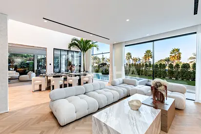 SKYLINE VIEWS | EXTENDED | PRIME POSITION