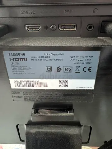 Samsung 28 inch 4K screen -only 300AED