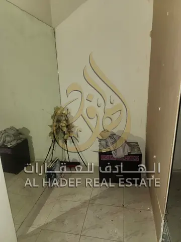 شقة غرفتين وصالة | المجاز 3 | بالقرب من حديقة الصفيه ومسبح المجاز | 4–5 دفعات | 40,000 درهم سنوياً