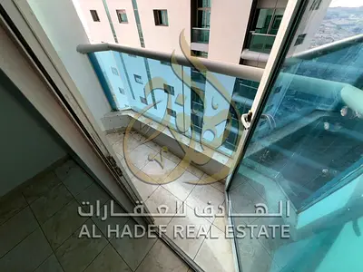 للبيع في المجاز 3  غرفتين وصاله  مساحات جدا كبيرة  خزائن في الحيط  تكيف على المالك  جيم ومسبح مجاني