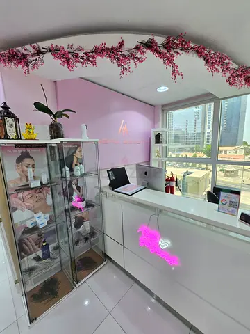 Ladies Salon