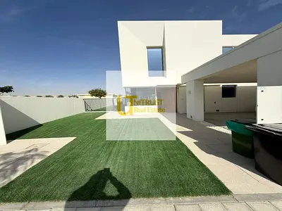 Single Row 4BR | Corner Unit | Charm Style