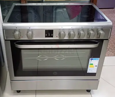 Stainless Steel Electric Ceramic Hob Range with Oven - Good Working Condition