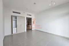 Vacant | Street View | Mid Floor