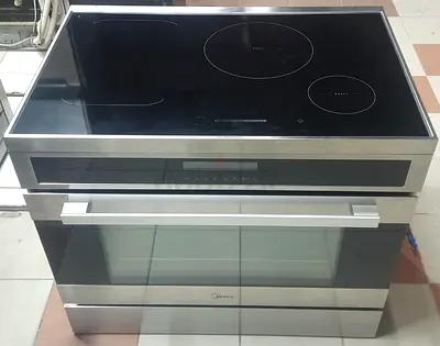 Features Schott lInduction Cooktop Specifications 9 function electric oven with twin fans 109L usabl