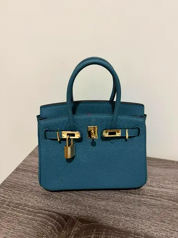 Brand New Genuine Calf Leather Handbag Free Keychain and Mulberry silk Twill