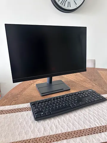 Lenovo Computer Screen Monitor 24in + Logitech Keyboard