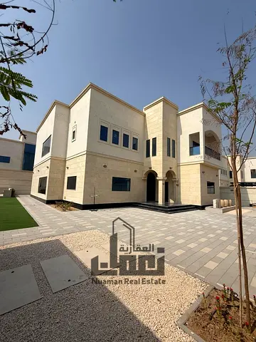 فيلا للبيع فى حوشى بمساحة 10000قدم تملك حر للعرب 5 غرف نوم ماستر السعر 4600000درهم