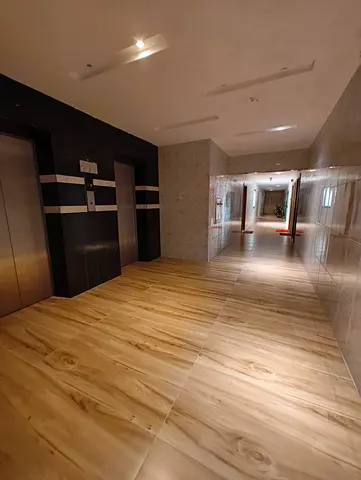 NEAR GRAND MALL 1BHK AVAILABLE FOR FAMILY READY TO MOVE FRONT OF ETISALAT OFF 25K 1CHQ