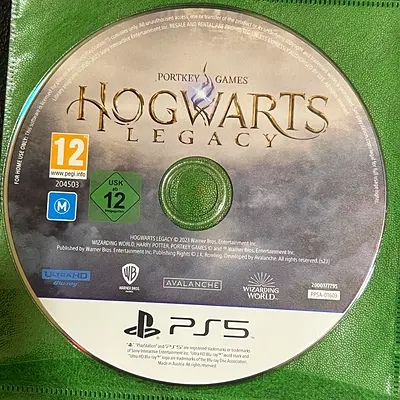 PS5 Hogwarts Legacy (Disc without cover) But comes in plastic case