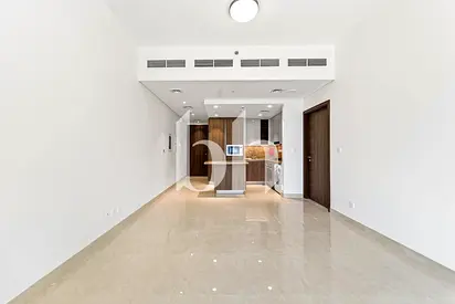 6 Cheques | Vacant Now | With Balcony and Parking