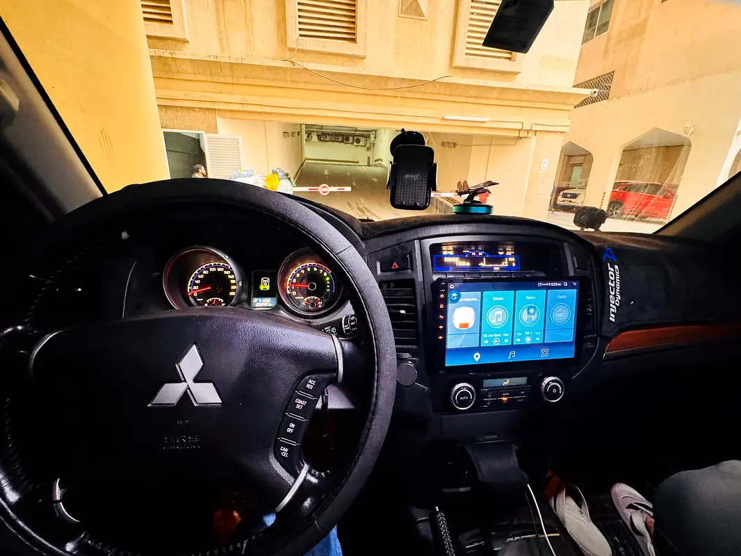 Mitsubishi Pajero 2008 — photo 1 of 12