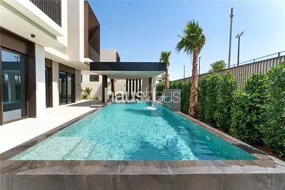 Upgraded | Infinity pool | Available now | Luxury
