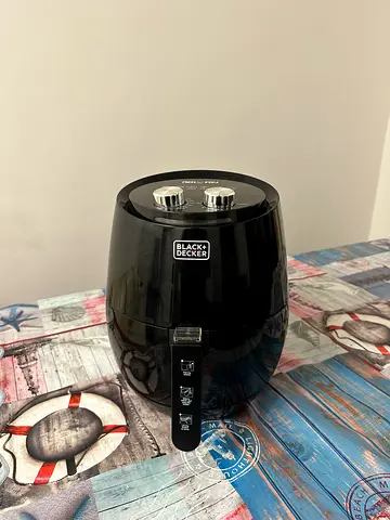 Black+Decker Air Fryer - Compact, Gently Used