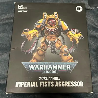 Warhammer 40,000 Space Marines Imperial Fists Aggressor - Action Figure - JOYTOY