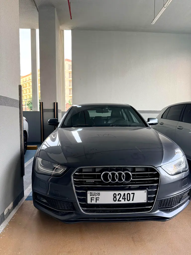 Audi A4 2013 — photo 1 of 6