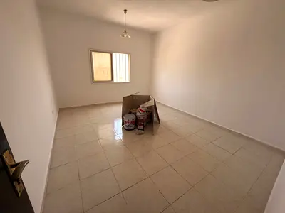 غرفه وصاله _الراشديه 3 عجمان _تكييف مركزي _خزائن بالحائط _صيانه فري
