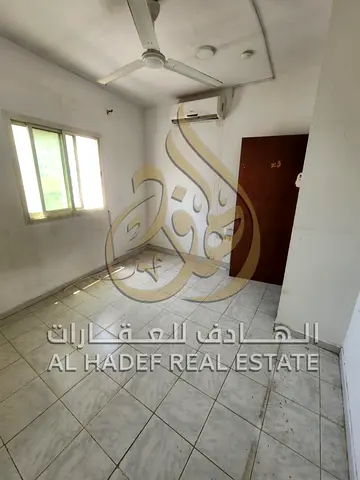 التامين شيك✨ للإيجار في الشارقة – النباعة | شقة غرفة وصالة مع بلكونة بموقع مميز ✨ 🏡 فرصة رائعة للسكن في منطقة النباعة 🌆، إحدى المناطق الحيوية القريب