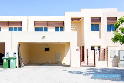 3 Bedroom Maibu Villa for Sale in Mina - Private Beach
