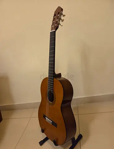 Yamaha C40 Classical Guitar – For Sale | جيتار ياماها C40 كلاسيكي – للبيع
