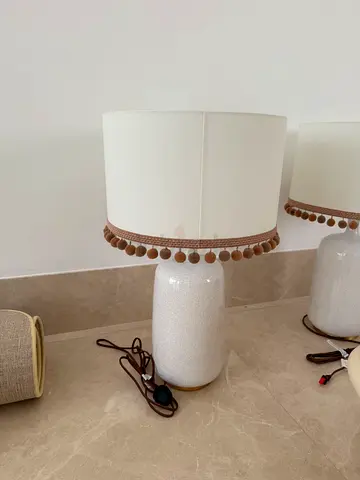 Table lamp