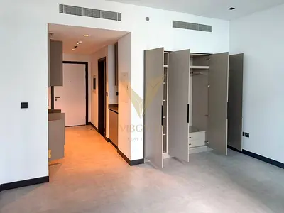 Vacant Studio | Canal View | 15 Northside Tower 1