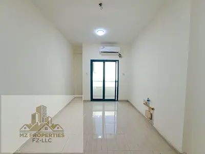 بدون دفعة مقدمة! شقة بغرفة نوم واحدة متصلة بمدخل! مكيف سبليت جديد كلياً مُركّب أيضاً! سعر مناسب في 27999